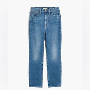 the curvy perfect vintage crop jean in sandford wash: summerweight edition